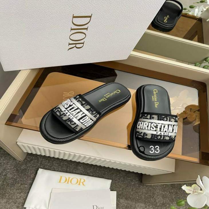 Picture of Dior Slippers _SKUDiorsz35-40M06032971